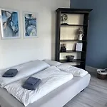 Im Zentrum Von דירה